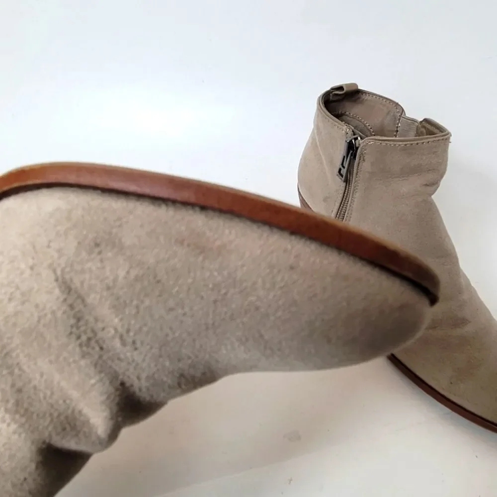 Sam & Libby Faux Suede Ankle Boot Size 6